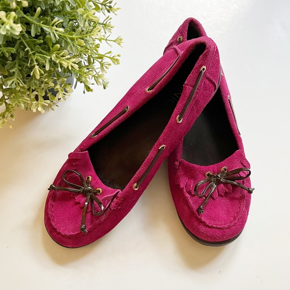 Vionic Shoes - Vionic magenta moccasin style slip on shoes sz 9 Petaluma